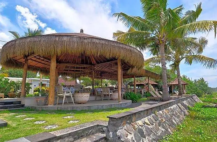 فندق Wide Sands Retreat 4*